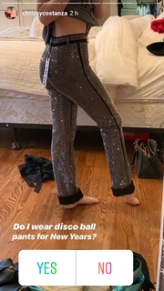 Chrissy Costanza feet photo thumbnail