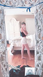 Chrissy Costanza feet photo thumbnail
