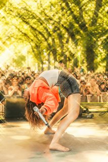 Chrissy Costanza feet photo thumbnail