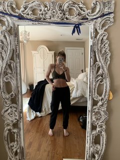 Chrissy Costanza feet photo thumbnail