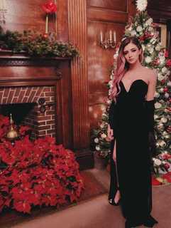 Chrissy Costanza feet photo thumbnail