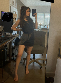 Chrissy Costanza feet photo thumbnail