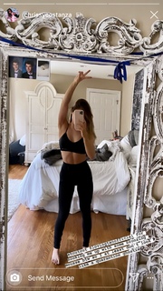 Chrissy Costanza feet photo thumbnail