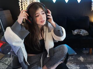 Chrissy Costanza feet photo thumbnail