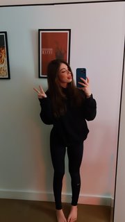 Chrissy Costanza feet photo thumbnail