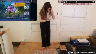Chrissy Costanza feet photo thumbnail