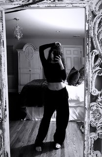 Chrissy Costanza feet photo thumbnail
