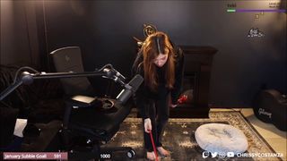 Chrissy Costanza feet photo thumbnail