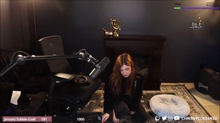 Chrissy Costanza feet photo thumbnail