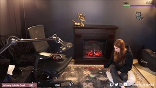 Chrissy Costanza feet photo thumbnail