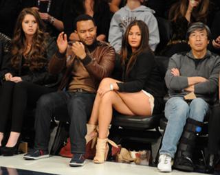 Chrissy Teigen feet photo thumbnail