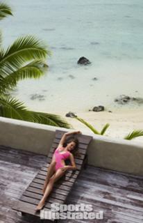 Chrissy Teigen feet photo thumbnail