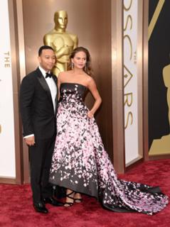 Chrissy Teigen feet photo thumbnail