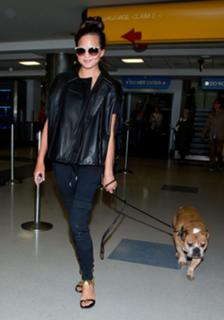 Chrissy Teigen feet photo thumbnail