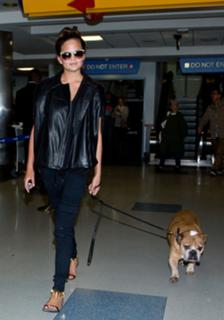 Chrissy Teigen feet photo thumbnail