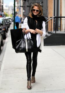 Chrissy Teigen feet photo thumbnail