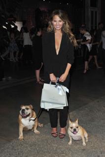 Chrissy Teigen feet photo thumbnail