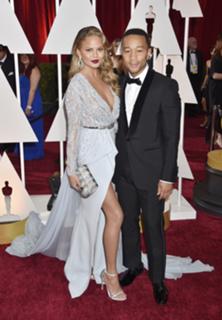 Chrissy Teigen feet photo thumbnail