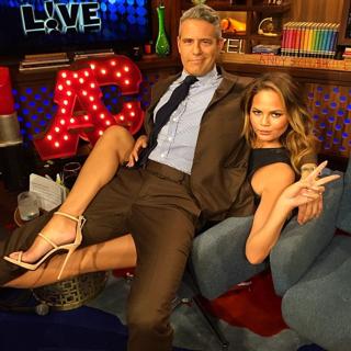 Chrissy Teigen feet photo thumbnail