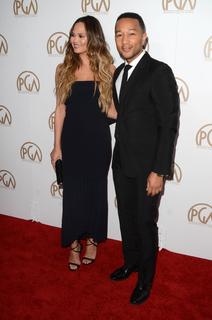 Chrissy Teigen feet photo thumbnail
