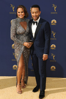 Chrissy Teigen feet photo thumbnail