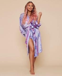 Chrissy Teigen feet photo thumbnail