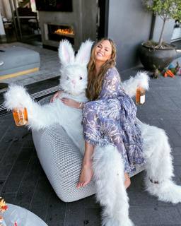Chrissy Teigen feet photo thumbnail