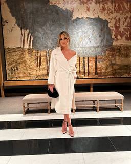 Chrissy Teigen feet photo thumbnail