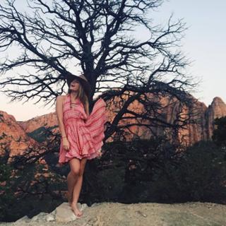 Christa B. Allen feet photo thumbnail