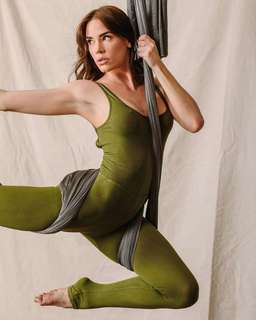 Christa B. Allen feet photo thumbnail