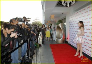 Christa B. Allen feet photo thumbnail