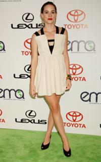 Christa B. Allen feet photo thumbnail