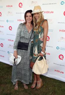 Christa Miller feet photo thumbnail