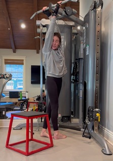 Christa Miller feet photo thumbnail