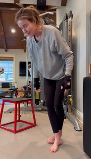 Christa Miller feet photo thumbnail