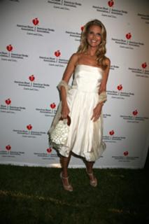 Christie Brinkley feet photo thumbnail