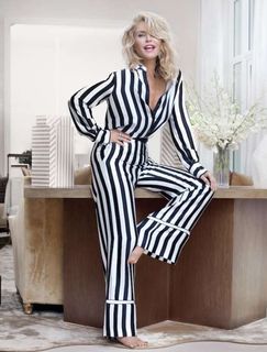 Christie Brinkley feet photo thumbnail