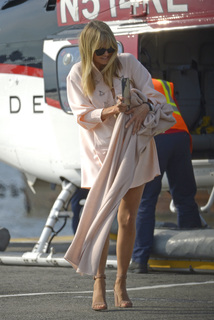 Christie Brinkley feet photo thumbnail