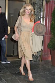 Christie Brinkley feet photo thumbnail
