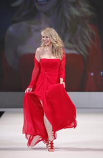 Christie Brinkley feet photo thumbnail
