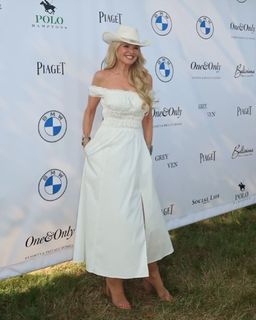 Christie Brinkley feet photo thumbnail