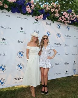 Christie Brinkley feet photo thumbnail