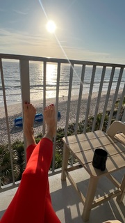 Christie Brinkley feet photo thumbnail