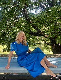 Christie Brinkley feet photo thumbnail