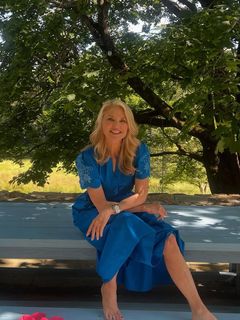 Christie Brinkley feet photo thumbnail