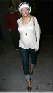 Christina Aguilera feet photo thumbnail