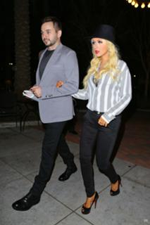 Christina Aguilera feet photo thumbnail