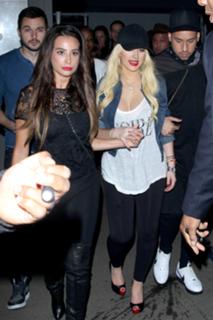 Christina Aguilera feet photo thumbnail