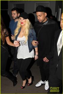 Christina Aguilera feet photo thumbnail