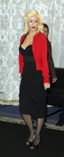 Christina Aguilera feet photo thumbnail